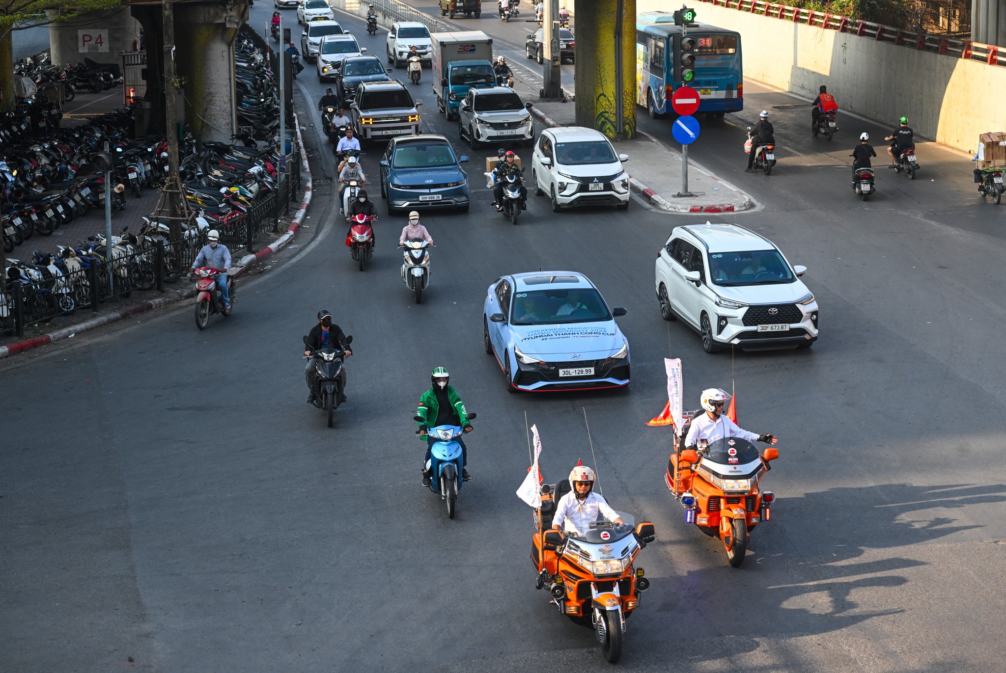 Hyundai Thành Công Việt Nam đồng hành cùng Vnexpress Marathon Ha Noi Midnight 2024 Hyundai Thanh Cong Cup Hyundai Thành Công Việt Nam đồng hành cùng Vnexpress Marathon Ha Noi Midnight 2024 Hyundai Thanh Cong Cup