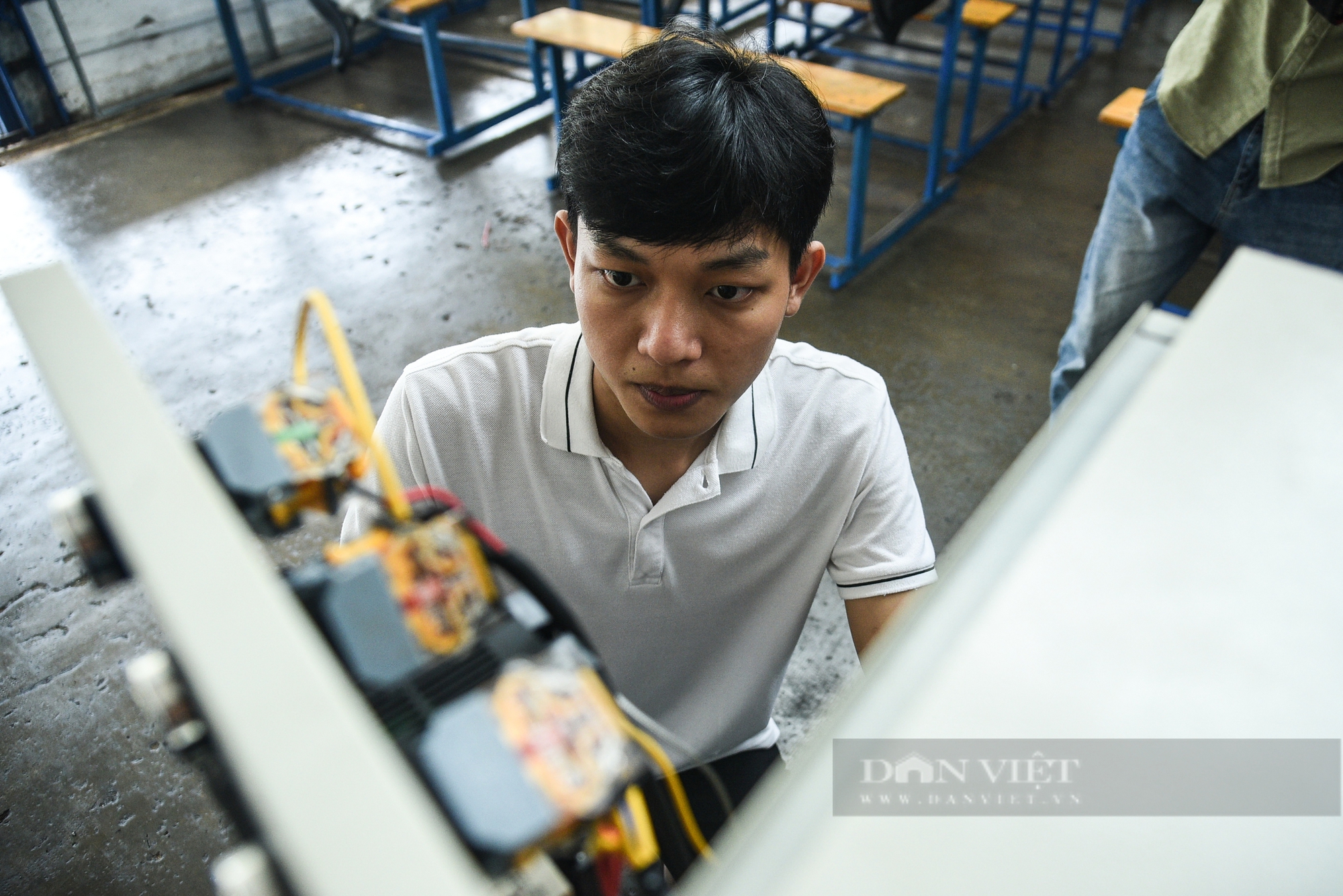 Đà Nẵng: Sinh viên chế tạo máy ép chén đĩa từ vật liệu thân thiện môi trường thay thế đồ nhựa- Ảnh 8. Đà Nẵng: Sinh viên chế tạo máy ép chén đĩa từ vật liệu thân thiện môi trường thay thế đồ nhựa- Ảnh 8.