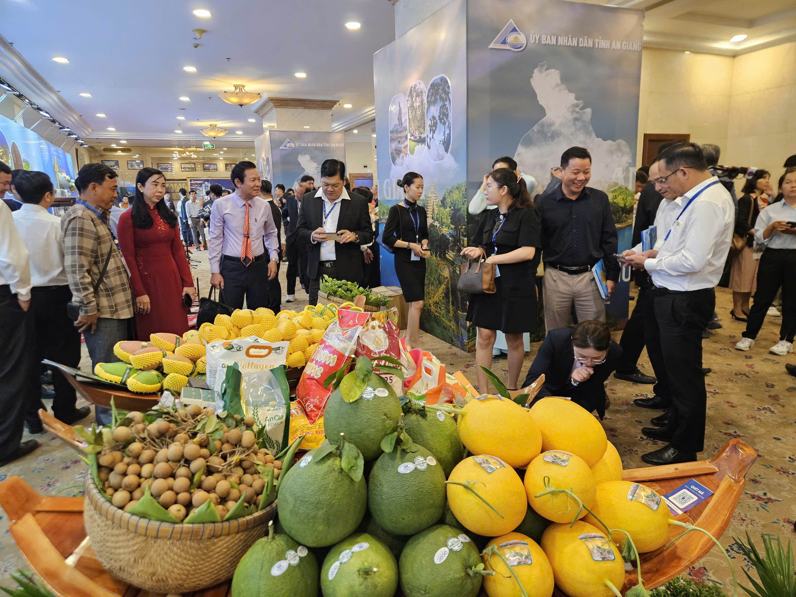 Vì sao khách du lịch tới An Giang đông nhưng chi tiêu quá ít?- Ảnh 2. Vì sao khách du lịch tới An Giang đông nhưng chi tiêu quá ít?- Ảnh 2.