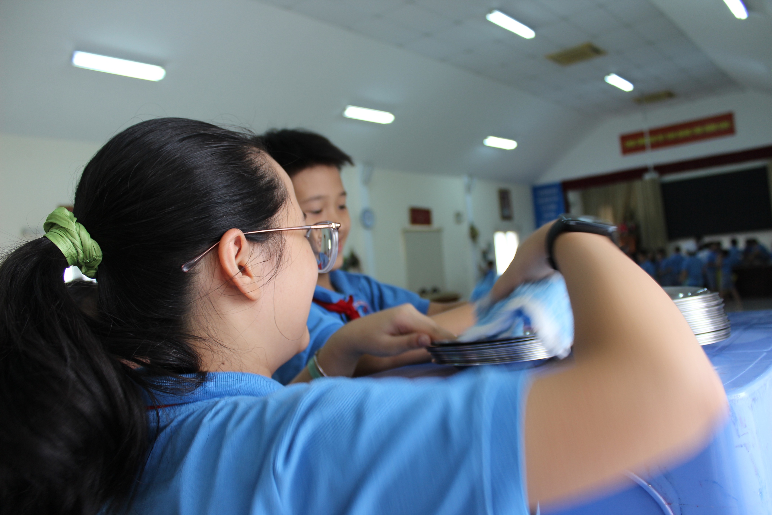 Học sinh nhập vai cô bảo mẫu để biết yêu lao động- Ảnh 8. Học sinh nhập vai cô bảo mẫu để biết yêu lao động- Ảnh 8.