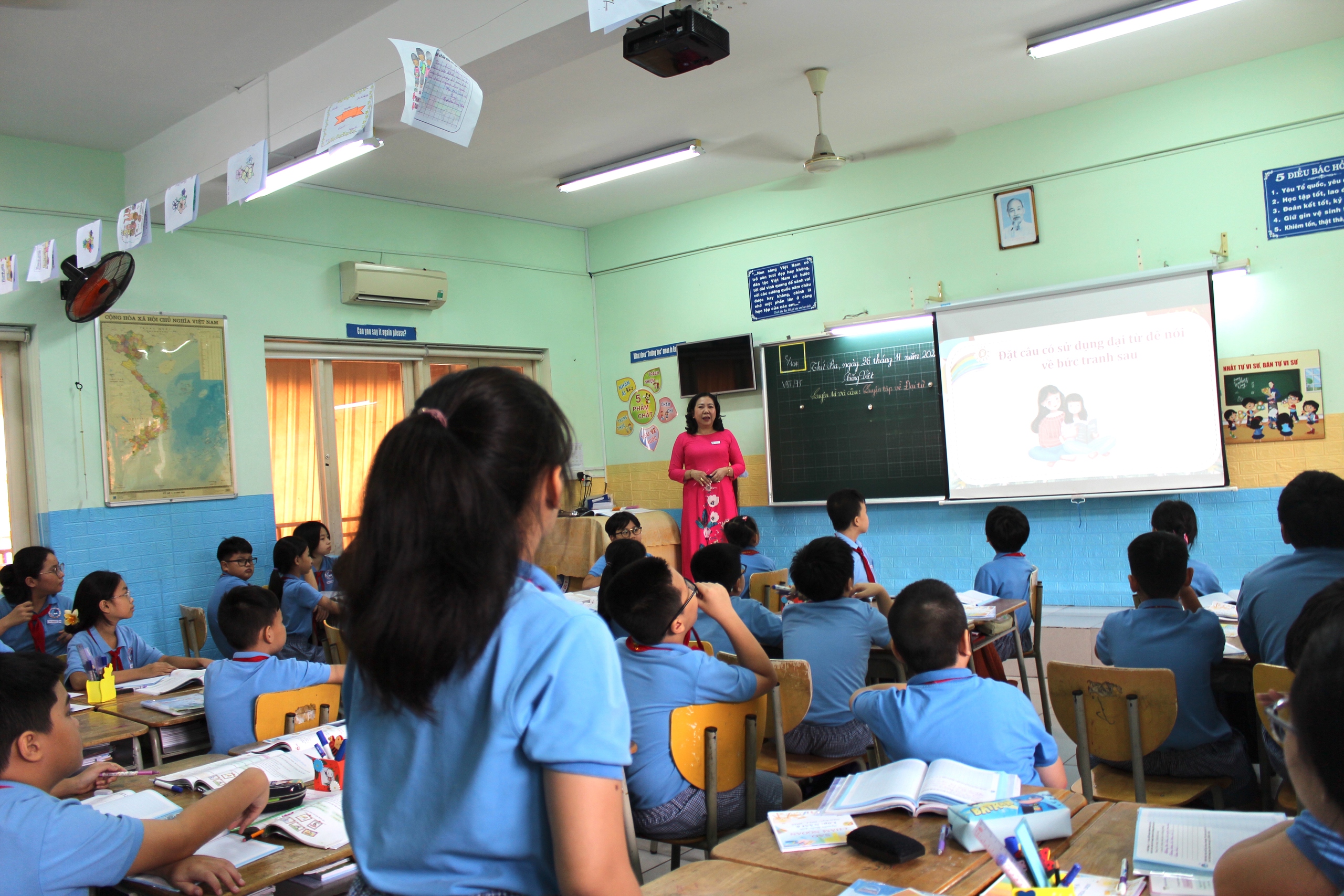 Học sinh nhập vai cô bảo mẫu để biết yêu lao động- Ảnh 12. Học sinh nhập vai cô bảo mẫu để biết yêu lao động- Ảnh 12.