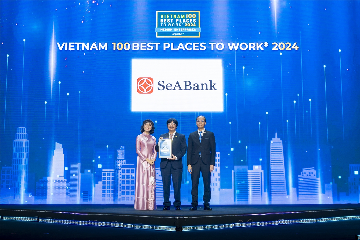 SeABank được vinh danh: Nơi làm việc tốt nhất Việt Nam 2024 SeABank được vinh danh: Nơi làm việc tốt nhất Việt Nam 2024