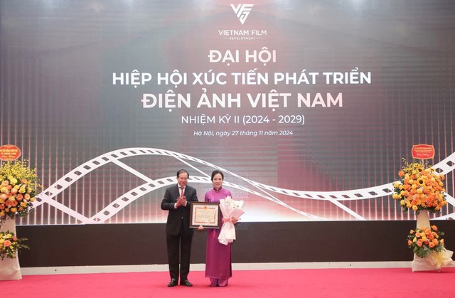 TS Ngô Phương Lan tiếp tục được bầu làm Chủ tịch Hiệp hội Xúc tiến phát triển Điện ảnh Việt Nam - Ảnh 6. TS Ngô Phương Lan tiếp tục được bầu làm Chủ tịch Hiệp hội Xúc tiến phát triển Điện ảnh Việt Nam - Ảnh 6.