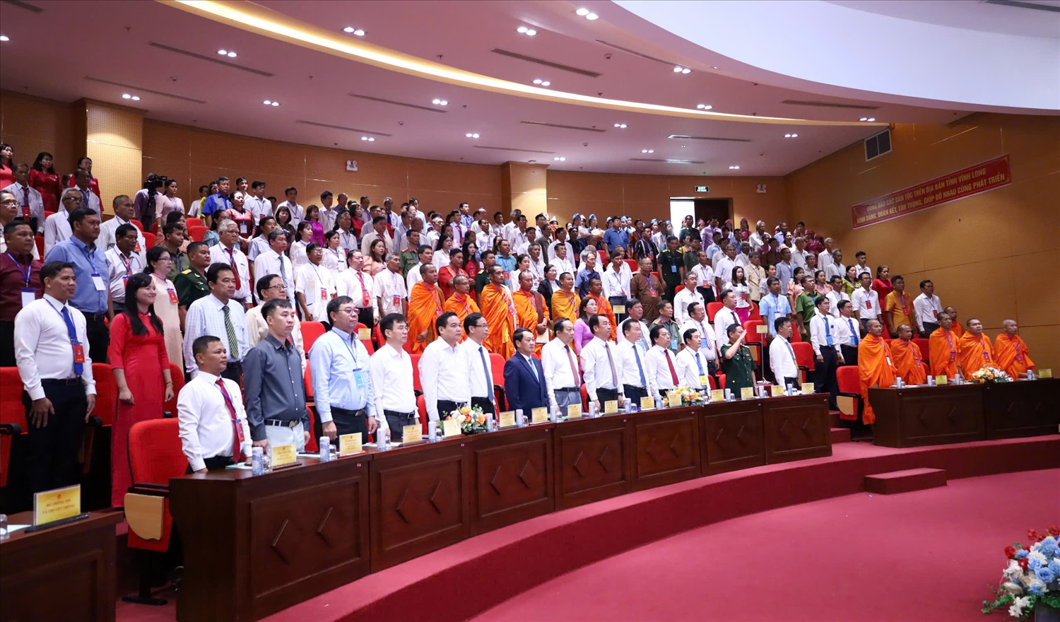 Với chủ đề “các dân tộc đoàn kết, đổi mới sáng tạo, phát huy lợi thế, tiềm năng, hội nhập và phát triển bền vững” Đại hội đại biểu các DTTS tỉnh Vĩnh Long lần thứ IV, năm 2024 chính thức khai mạc Với chủ đề “các dân tộc đoàn kết, đổi mới sáng tạo, phát huy lợi thế, tiềm năng, hội nhập và phát triển bền vững” Đại hội đại biểu các DTTS tỉnh Vĩnh Long lần thứ IV, năm 2024 chính thức khai mạc