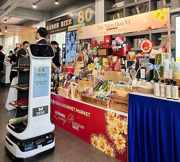 Robot Thông Minh nhà Mena Gourmet Market, nâng cao trải nghiệm mua sắm và tối ưu hóa quy trình cho khách hàng Robot Thông Minh nhà Mena Gourmet Market, nâng cao trải nghiệm mua sắm và tối ưu hóa quy trình cho khách hàng
