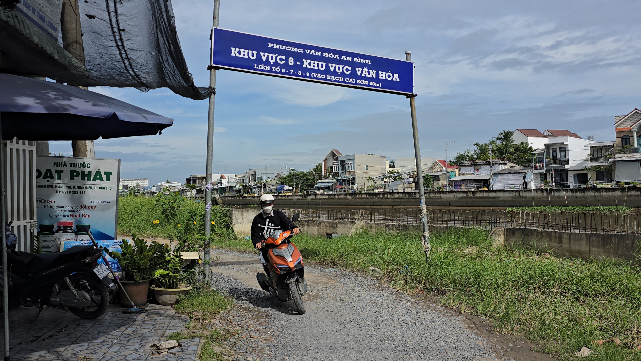 Dự án kè trăm tỷ ở Cần Thơ sẽ hoàn thành trong quý 3/2025- Ảnh 2. Dự án kè trăm tỷ ở Cần Thơ sẽ hoàn thành trong quý 3/2025- Ảnh 2.
