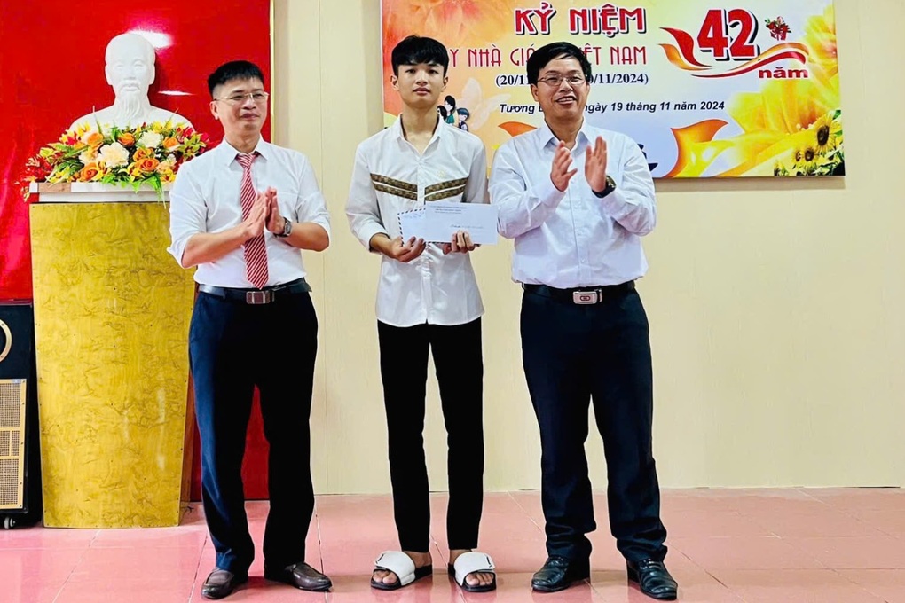Nghị lực của nam sinh nghèo có số phận bi đát - 3 Nghị lực của nam sinh nghèo có số phận bi đát - 3