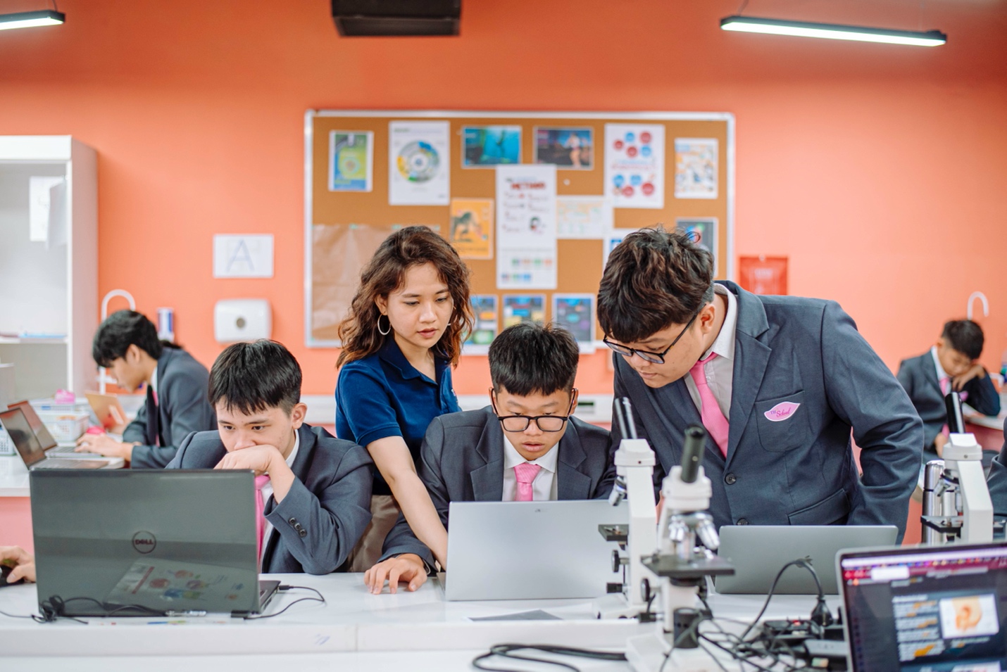 Giám đốc Viện Nghiên cứu Giáo dục và Phát triển Nhân lực (EDI): TH School là một trong những đơn vị đi đầu trong áp dụng triết lý hạnh phúc- Ảnh 2. Giám đốc Viện Nghiên cứu Giáo dục và Phát triển Nhân lực (EDI): TH School là một trong những đơn vị đi đầu trong áp dụng triết lý hạnh phúc- Ảnh 2.