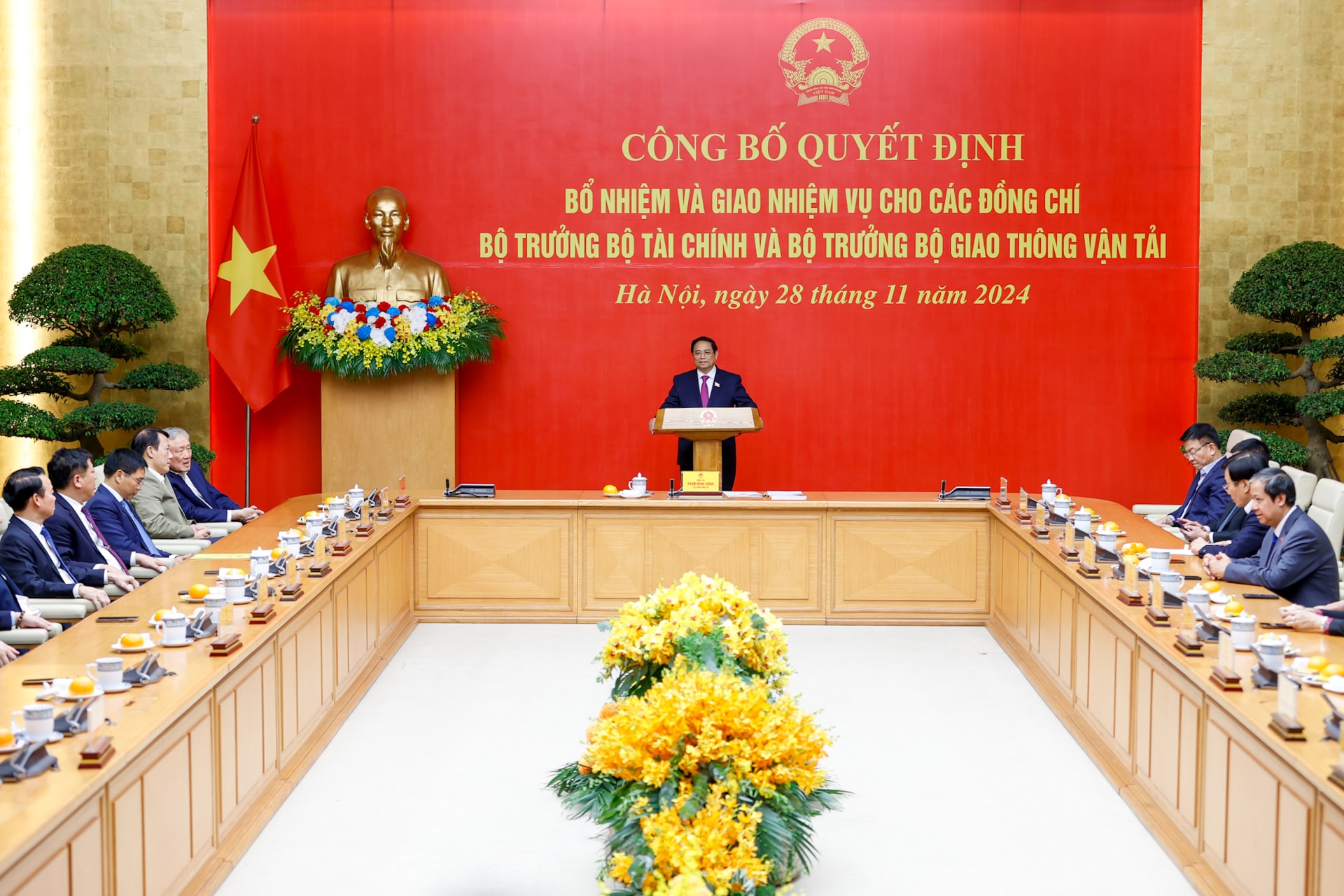 Thủ tướng Phạm Minh Chính trao quyết định bổ nhiệm và giao nhiệm vụ cho 2 tân Bộ trưởng- Ảnh 3. Thủ tướng Phạm Minh Chính trao quyết định bổ nhiệm và giao nhiệm vụ cho 2 tân Bộ trưởng- Ảnh 3.