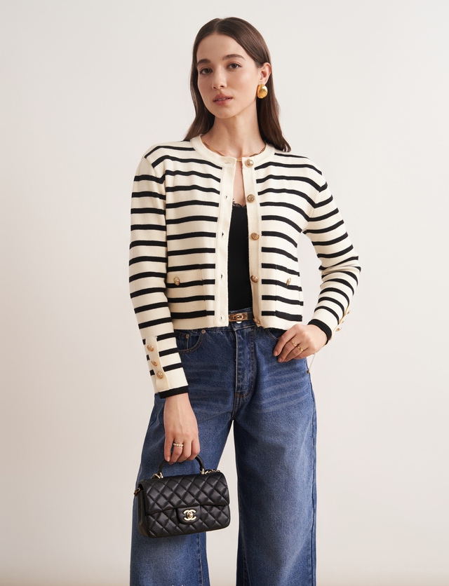Diện cặp đôi quần jeans xanh và áo khoác cho ngày lạnh- Ảnh 2. Diện cặp đôi quần jeans xanh và áo khoác cho ngày lạnh- Ảnh 2.