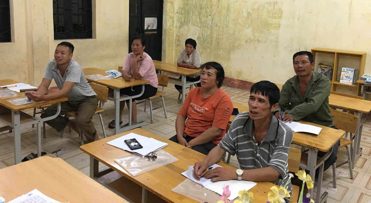 Các học viên đều rất nghiêm túc, hăng say trong việc học Các học viên đều rất nghiêm túc, hăng say trong việc học