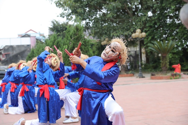 Về Xứ Thanh xem điệu múa "độc nhất vô nhị" Xuân Phả - Ảnh 2. Về Xứ Thanh xem điệu múa "độc nhất vô nhị" Xuân Phả - Ảnh 2.