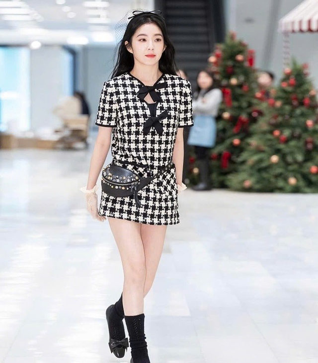 Yoona và Irene đẹp mãn nhãn với áo vải tweed, chuẩn visual tài phiệt- Ảnh 8. Yoona và Irene đẹp mãn nhãn với áo vải tweed, chuẩn visual tài phiệt- Ảnh 8.