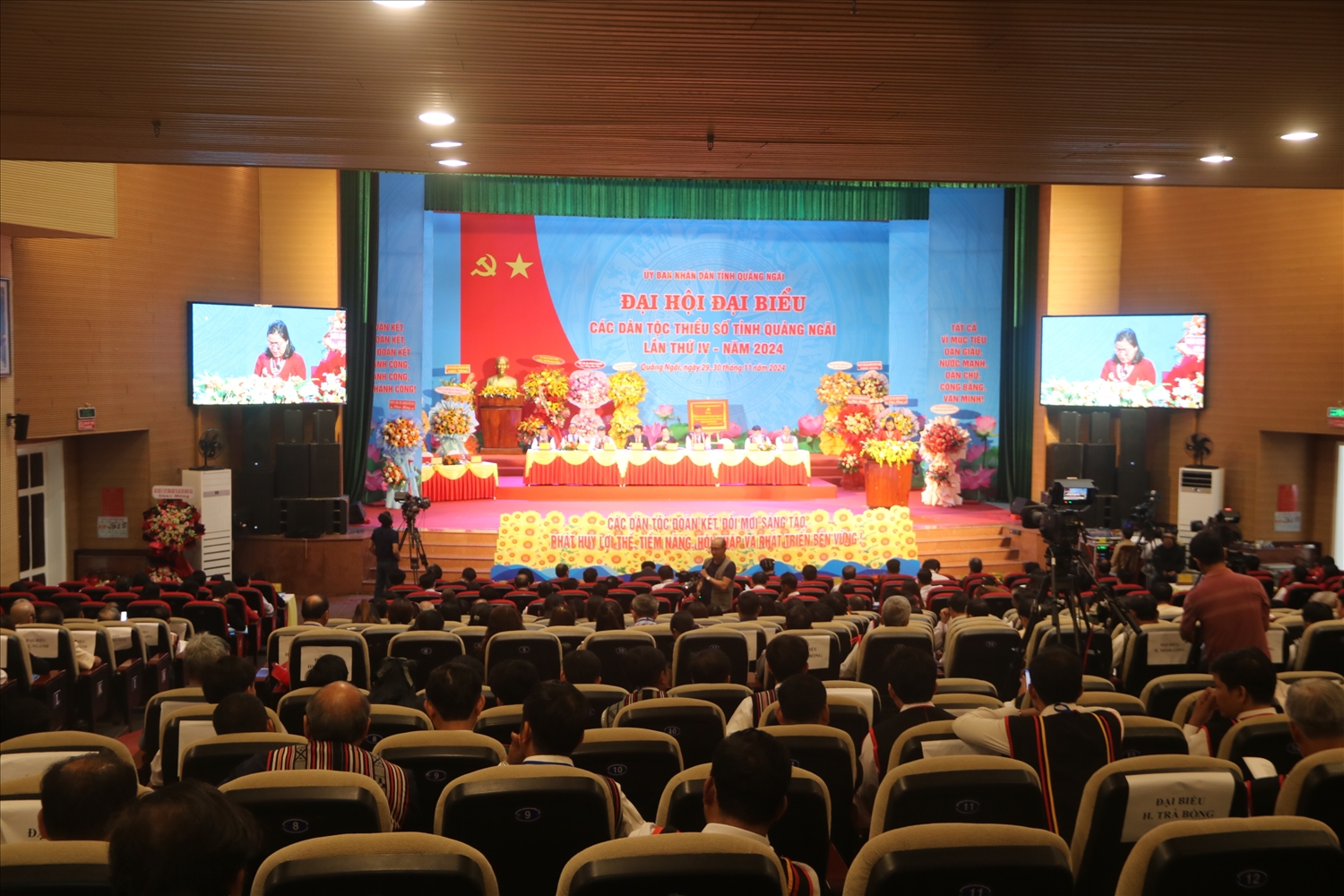 Quang cảnh Đại hội Đại biểu các DTTS Quảng Ngãi lần IV, năm 2024. Quang cảnh Đại hội Đại biểu các DTTS Quảng Ngãi lần IV, năm 2024.