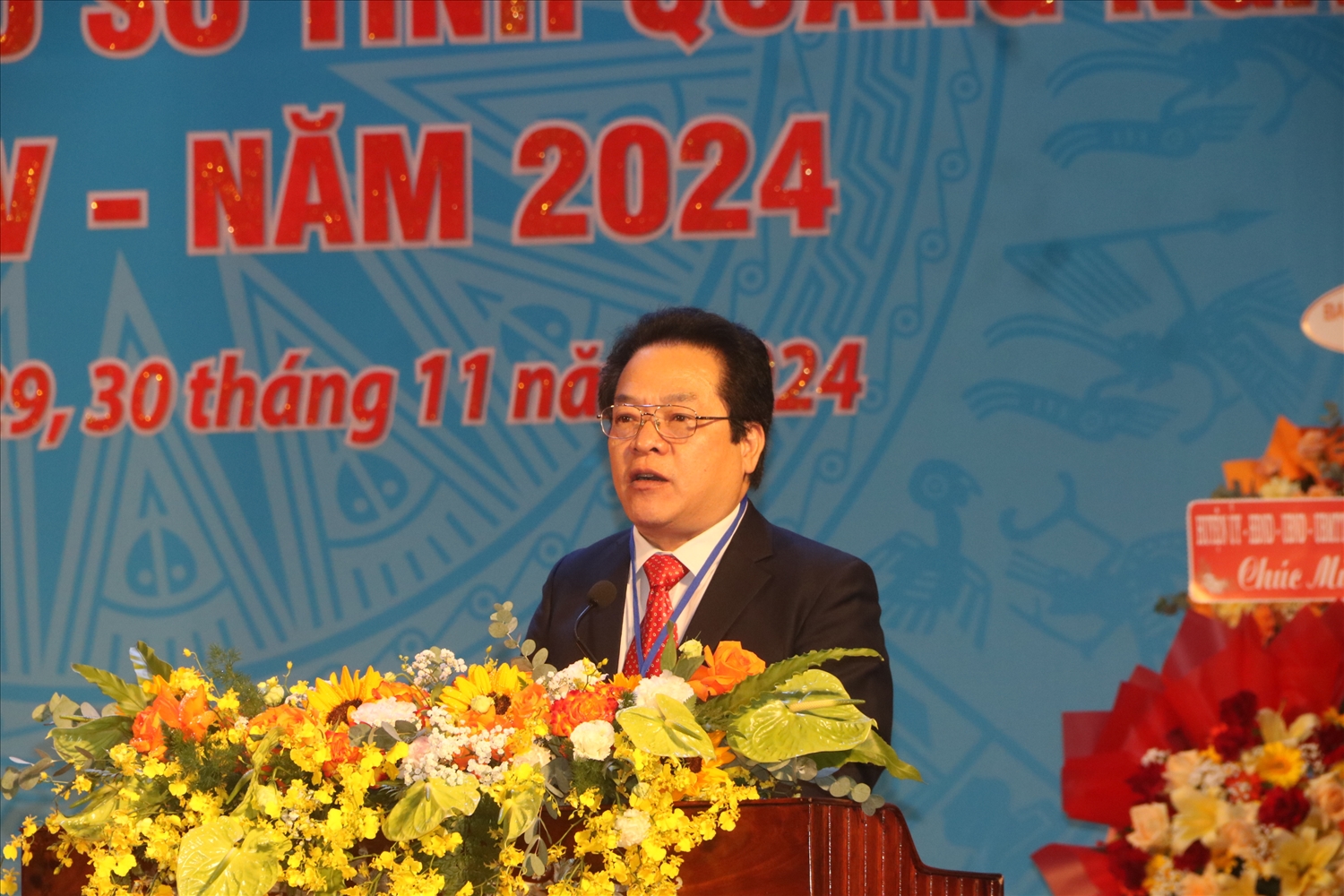 Ông Võ Phiên - Phó Chủ tịch UBND tỉnh Quảng Ngãi thông tin tình hình kinh tễ xã hội vùng đồng bào DTTS Quảng Ngãi tại Đại hội. Ông Võ Phiên - Phó Chủ tịch UBND tỉnh Quảng Ngãi thông tin tình hình kinh tễ xã hội vùng đồng bào DTTS Quảng Ngãi tại Đại hội.