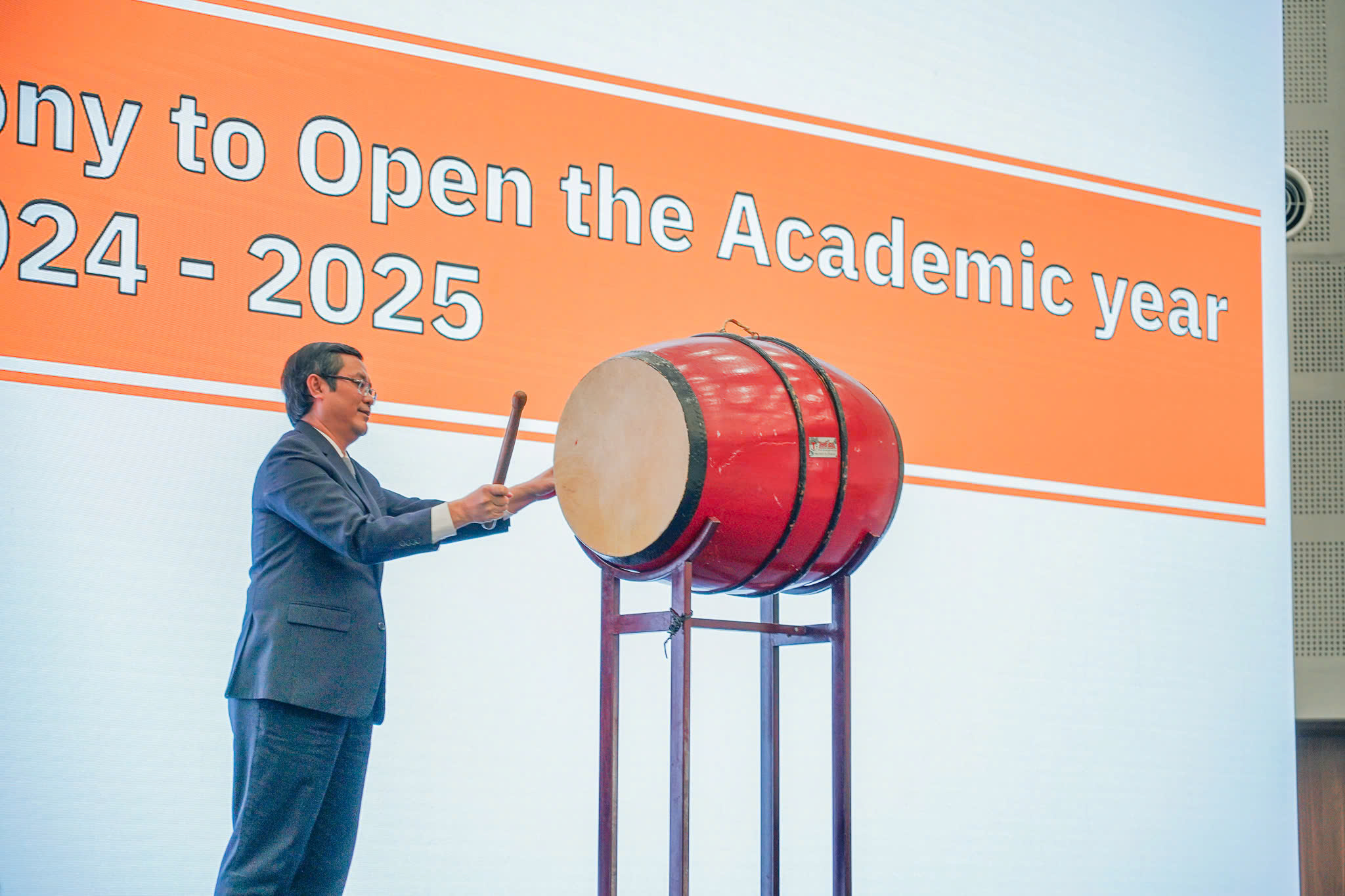 Trường Đại học Việt Đức trao hơn 8 tỉ đồng học bổng cho sinh viên xuất sắc- Ảnh 2. Trường Đại học Việt Đức trao hơn 8 tỉ đồng học bổng cho sinh viên xuất sắc- Ảnh 2.