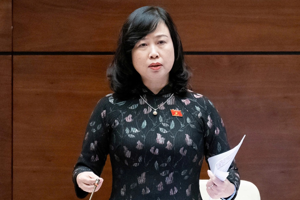 Bộ trưởng Y tế mang theo thuốc lá điện tử vào nghị trường QH để cảnh báo - 1 Bộ trưởng Y tế mang theo thuốc lá điện tử vào nghị trường QH để cảnh báo - 1