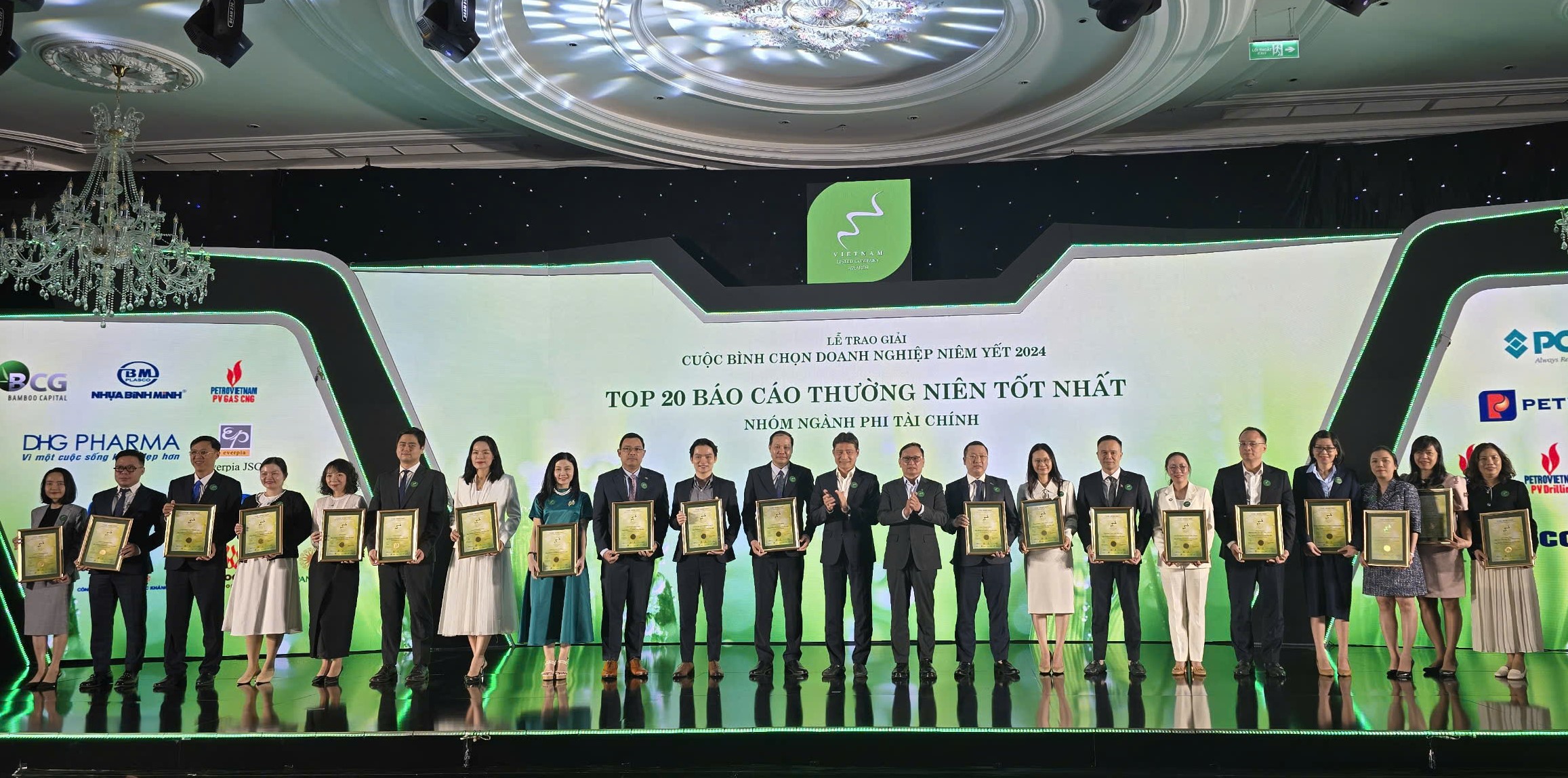 44 doanh nghiệp minh bạch thông tin được vinh danh - Ảnh 1. 44 doanh nghiệp minh bạch thông tin được vinh danh - Ảnh 1.