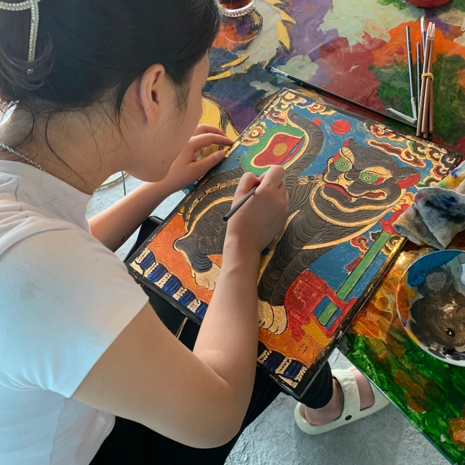 Trong thời gian trưng bày triển lãm, khách tham quan sẽ được tham gia các hoạt động trải nghiệm sơn mài khắc. (Ảnh: PV/Vietnam+) 9ALn0tcQ.jpeg