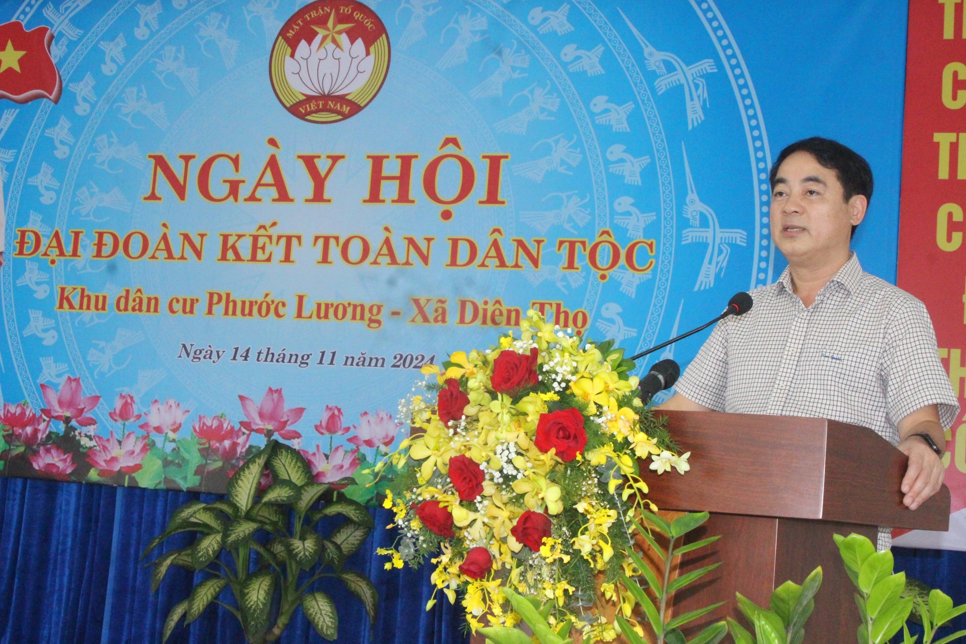 Ông Nghiêm Xuân Thành, Ủy viên Trung ương Đảng, Bí thư Tỉnh ủy Khánh Hòa dự và phát biểu tại Ngày hội Đại đoàn kết toàn dân tộc ở Khu dân cư Phước Lương.