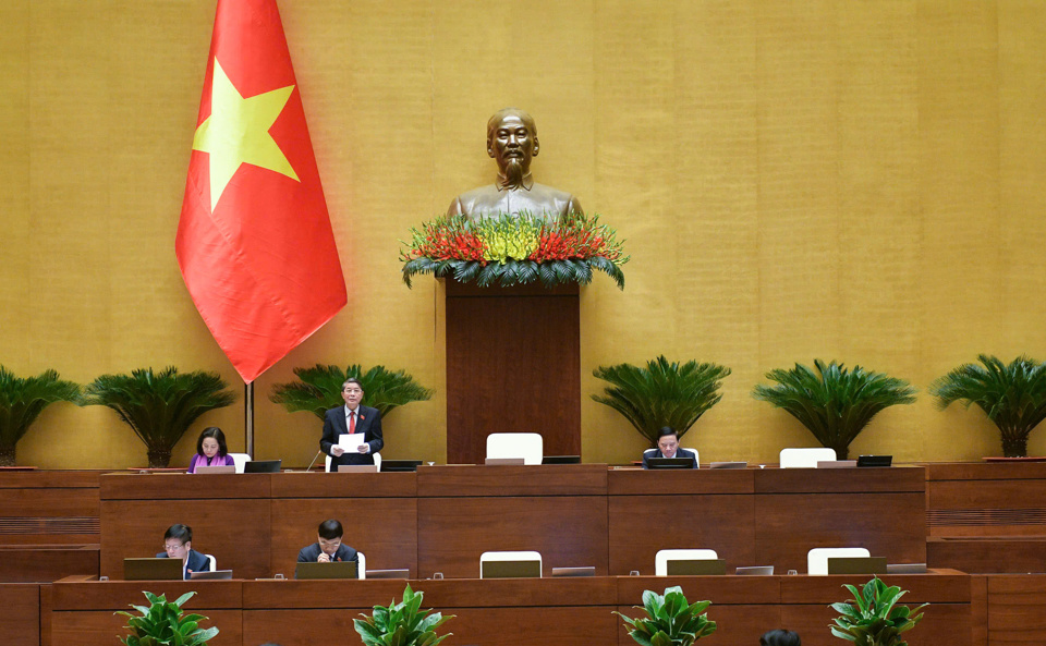 Phó Chủ tịch Quốc hội Nguyễn Đức Hải điều hành nội dung phiên họp. Ảnh: Quochoi.vn