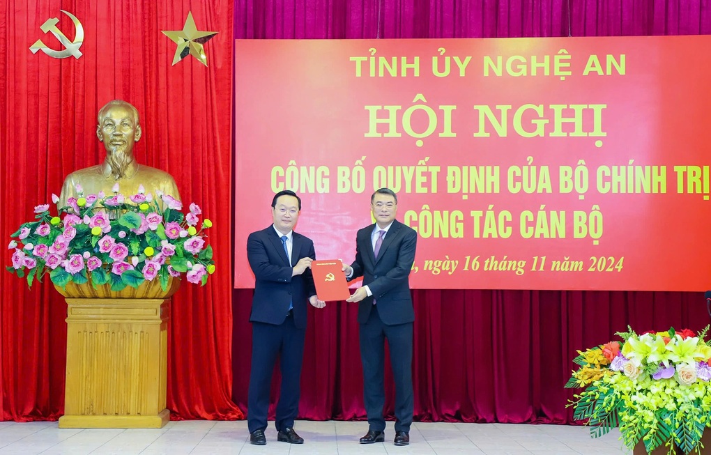Bộ Chính trị chuẩn y ông Nguyễn Đức Trung làm Bí thư Tỉnh ủy Nghệ An - 1 Bộ Chính trị chuẩn y ông Nguyễn Đức Trung làm Bí thư Tỉnh ủy Nghệ An - 1
