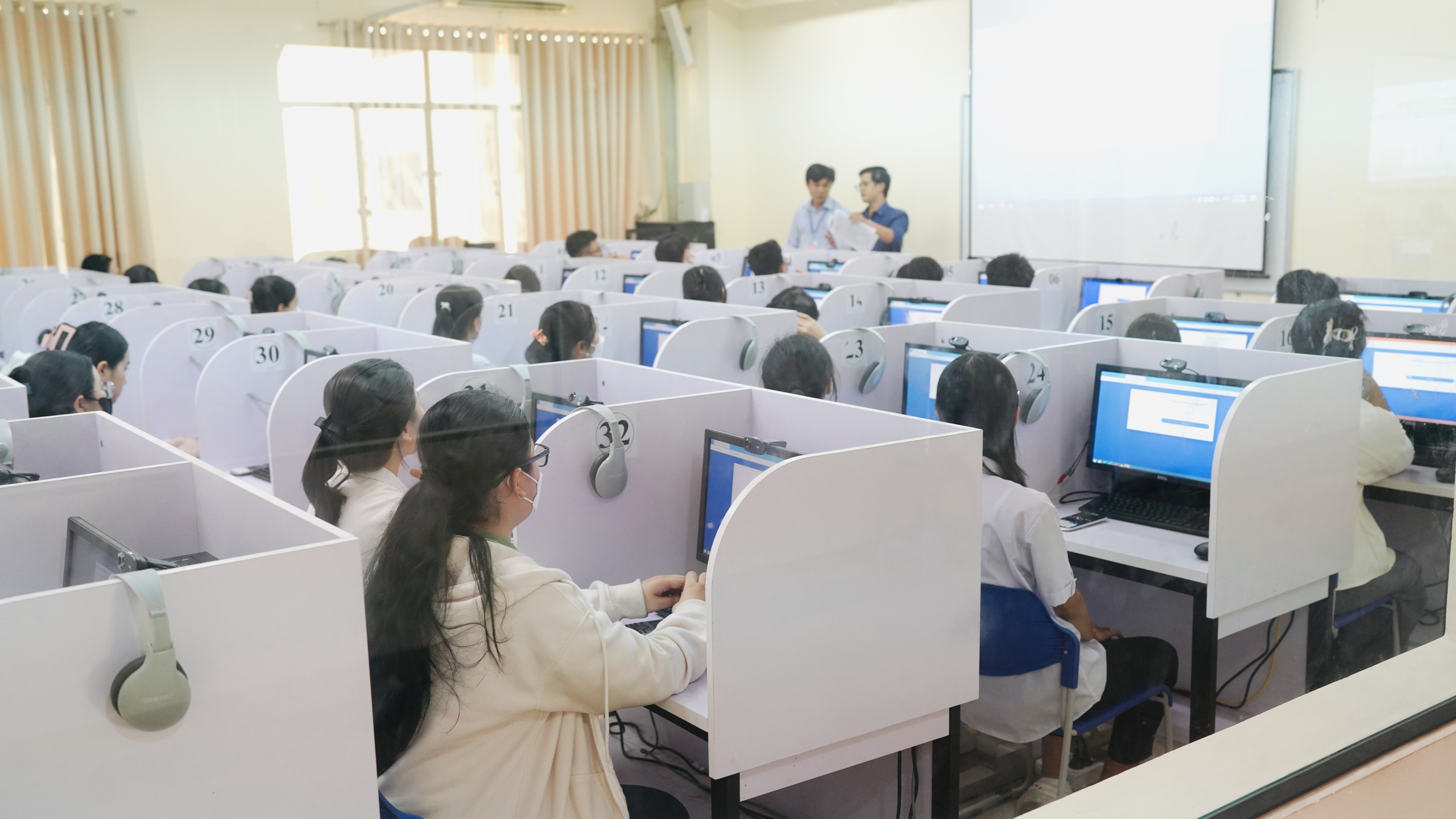 Bỏ học bạ, Trường ĐH Sư phạm TP.HCM có 4 phương thức tuyển sinh năm 2025- Ảnh 1. Bỏ học bạ, Trường ĐH Sư phạm TP.HCM có 4 phương thức tuyển sinh năm 2025- Ảnh 1.