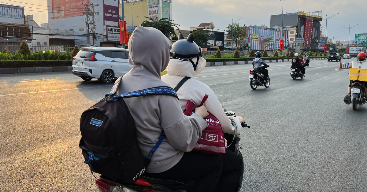 Уехав из города, чтобы вернуться в родной город с зарплатой в 20 миллионов, он все еще не решается вернуться в город.