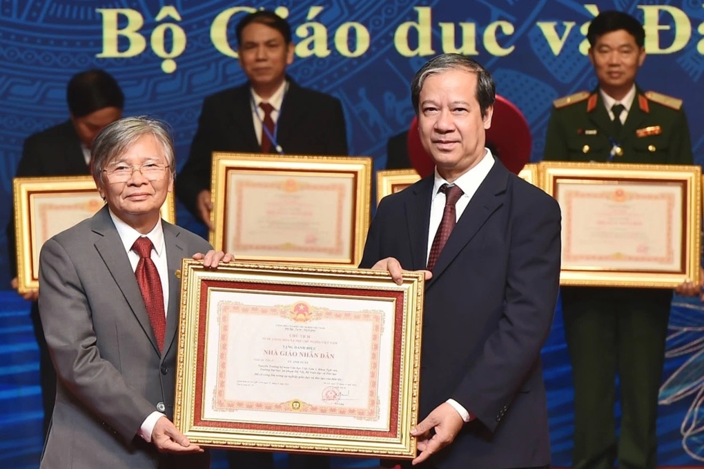 Bộ trưởng Bộ GDĐT: Nhà giáo phải vượt qua giới hạn của bản thân - 1 Bộ trưởng Bộ GDĐT: Nhà giáo phải vượt qua giới hạn của bản thân - 1