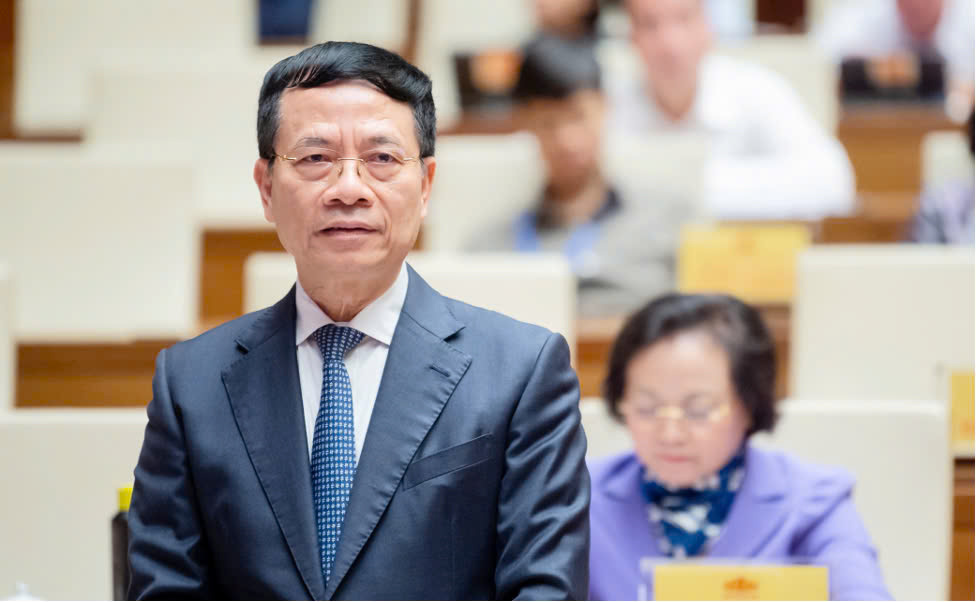 Bộ trưởng Nguyễn Mạnh Hùng đăng đàn trả lời chất vấn về quảng cáo trên mạng xã hội - Ảnh 1. Bộ trưởng Nguyễn Mạnh Hùng đăng đàn trả lời chất vấn về quảng cáo trên mạng xã hội - Ảnh 1.