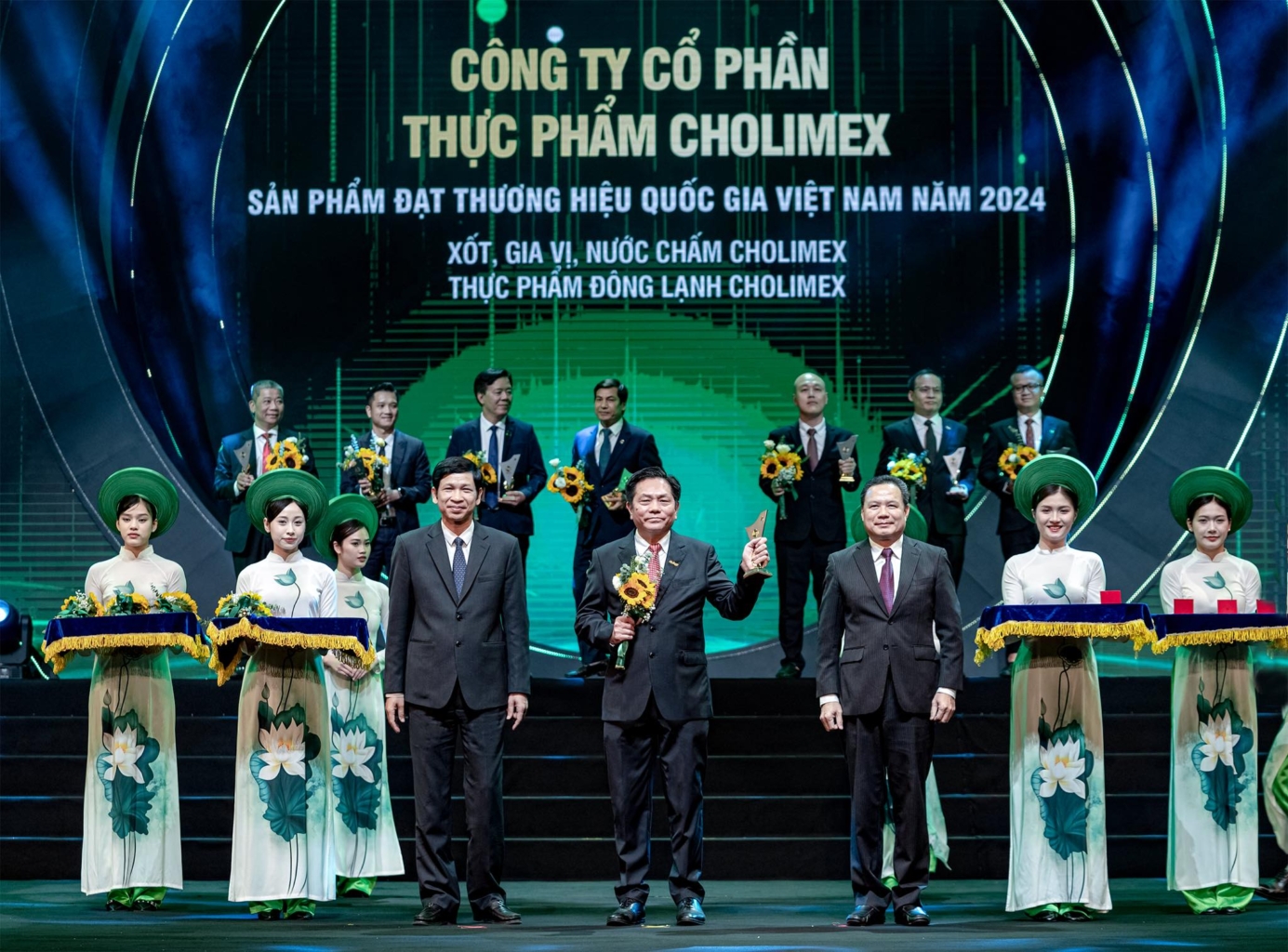 Nhanh-hon-thong-minh-hon.jpg - Vietnam.vn
