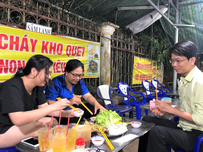 Cá lóc nướng mía Bạc Liêu níu chân du khách - Ảnh 6. Cá lóc nướng mía Bạc Liêu níu chân du khách - Ảnh 6.