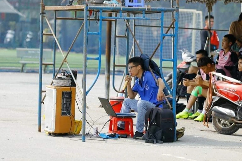 Chàng trai kiếm 70 triệu đồng/tháng nhờ giọng nói lạ, biến hóa đủ kiểu - 3 Chàng trai kiếm 70 triệu đồng/tháng nhờ giọng nói lạ, biến hóa đủ kiểu - 3