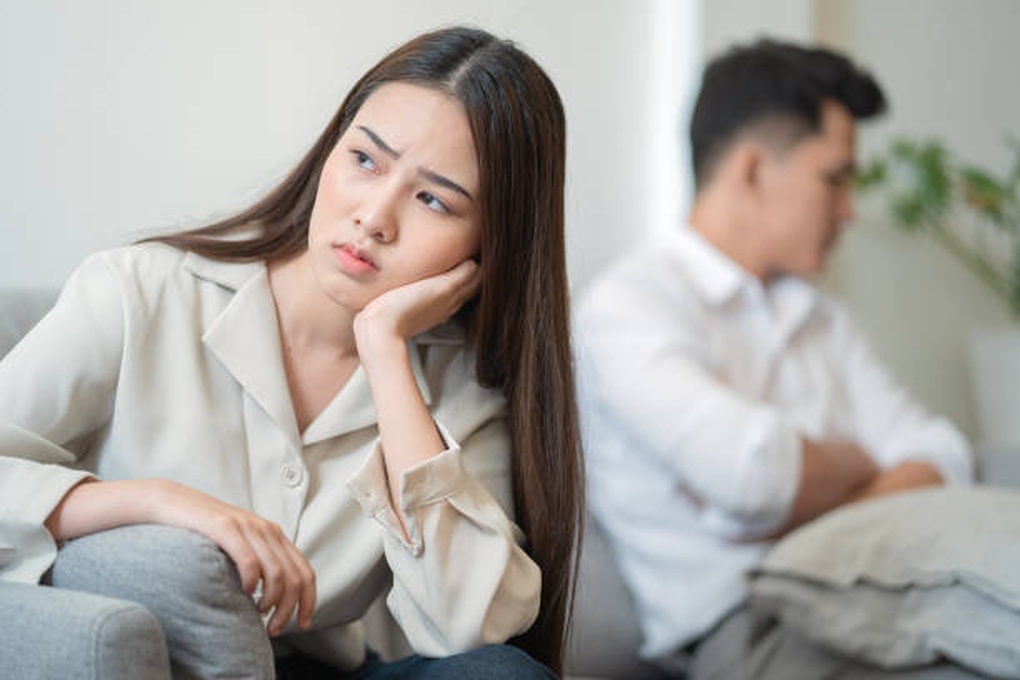 Chồng giận dỗi vì tôi từ chối mời nữ đồng nghiệp thân của anh đến đám cưới - 1 Chồng giận dỗi vì tôi từ chối mời nữ đồng nghiệp thân của anh đến đám cưới - 1