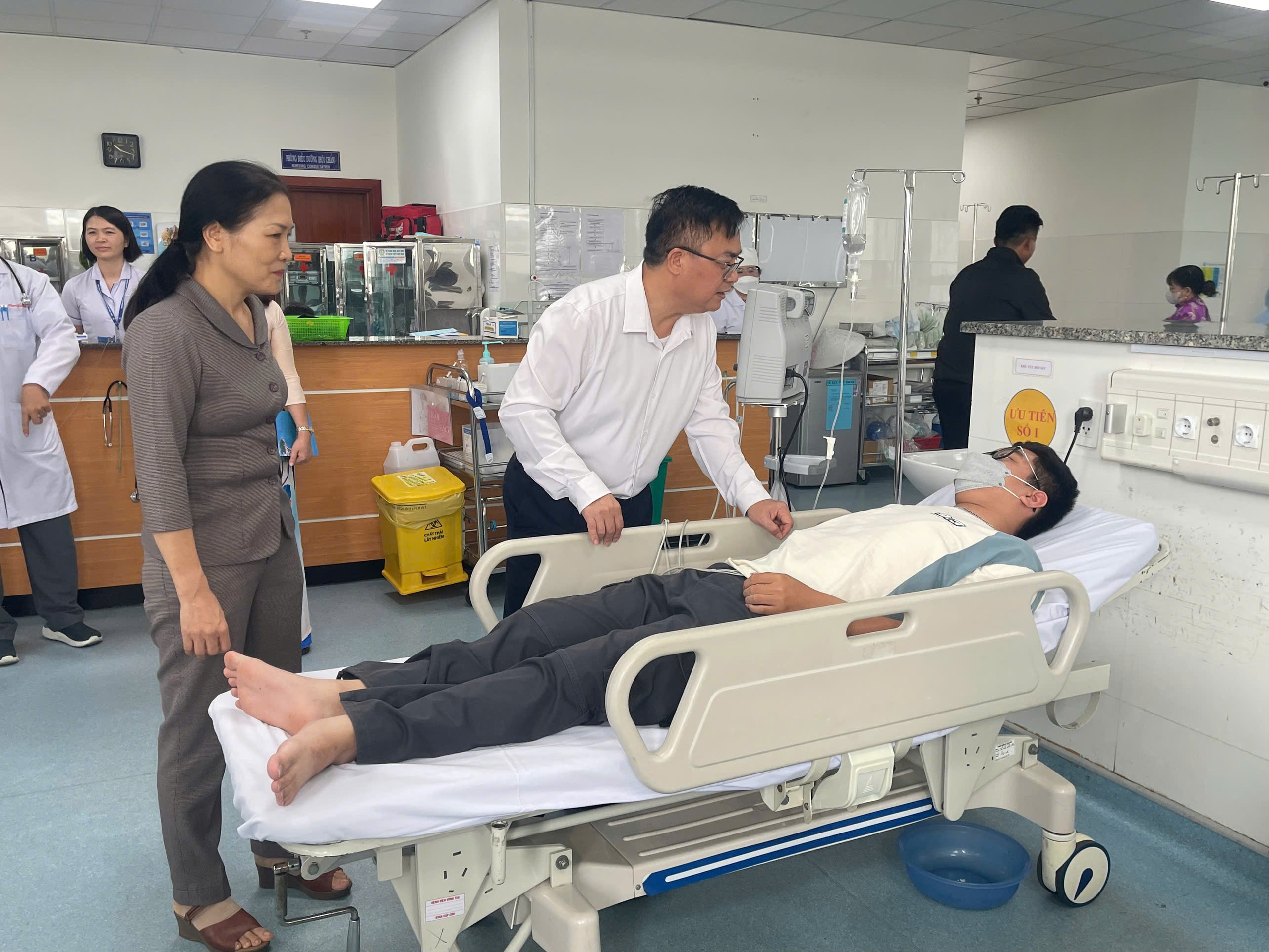 Đã có gần 300 người nhập viện thăm khám, điều trị sau khi ăn bánh mì ở Vũng Tàu- Ảnh 1. Đã có gần 300 người nhập viện thăm khám, điều trị sau khi ăn bánh mì ở Vũng Tàu- Ảnh 1.