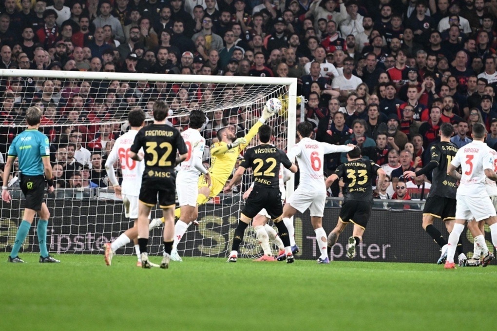 De Gea cứu thua siêu hạng, CĐV trầm trồ thán phục - 1 De Gea cứu thua siêu hạng, CĐV trầm trồ thán phục - 1