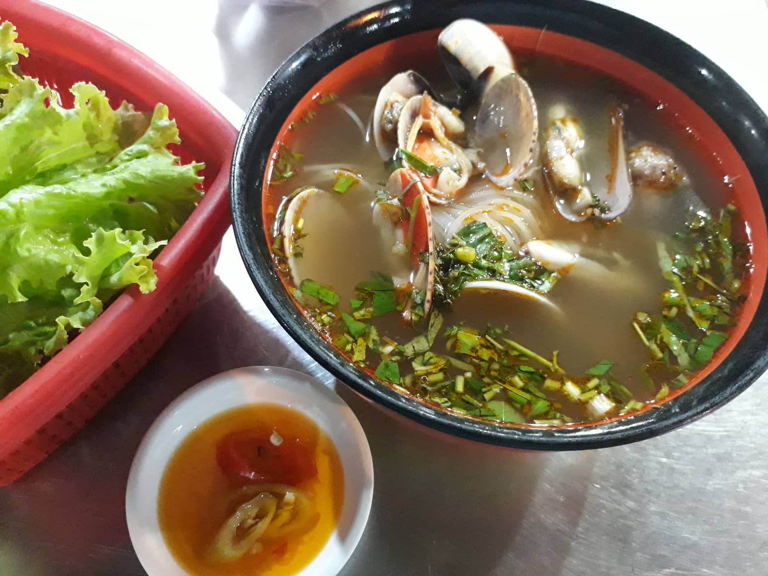 Đi chợ hoa, ăn hàng mê mệt - Ảnh 1. Đi chợ hoa, ăn hàng mê mệt - Ảnh 1.