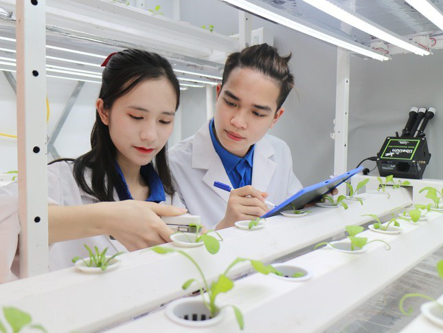 Điểm chuẩn Trường đại học Công nghệ, Đại học Quốc gia Hà Nội- Ảnh 1. Điểm chuẩn Trường đại học Công nghệ cao nhất 27,8 - Ảnh 1.