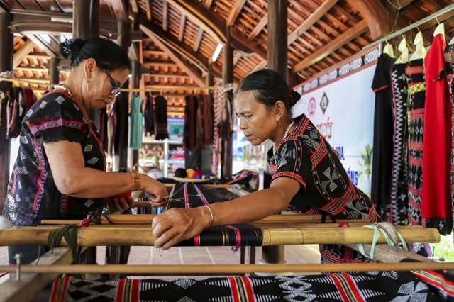 Độc đáo nghi thức cúng dâng Dèng của đồng bào Tà Ôi - Ảnh 1. Độc đáo nghi thức cúng dâng Dèng của đồng bào Tà Ôi - Ảnh 1.