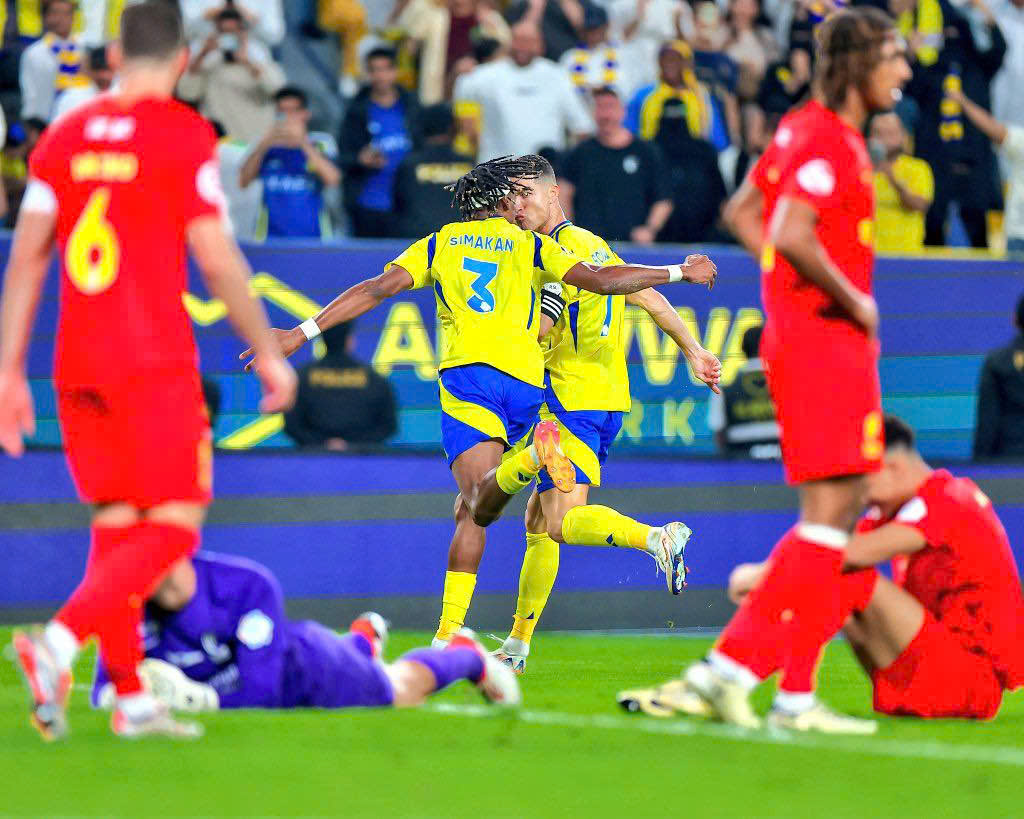 Ronaldo ghi bàn, Al Nassr vẫn thua ngược đội vừa lên hạng: Đứt luôn mạch bất bại!- Ảnh 1. Ronaldo ghi bàn, Al Nassr vẫn thua ngược đội vừa lên hạng: Đứt luôn mạch bất bại!- Ảnh 1.