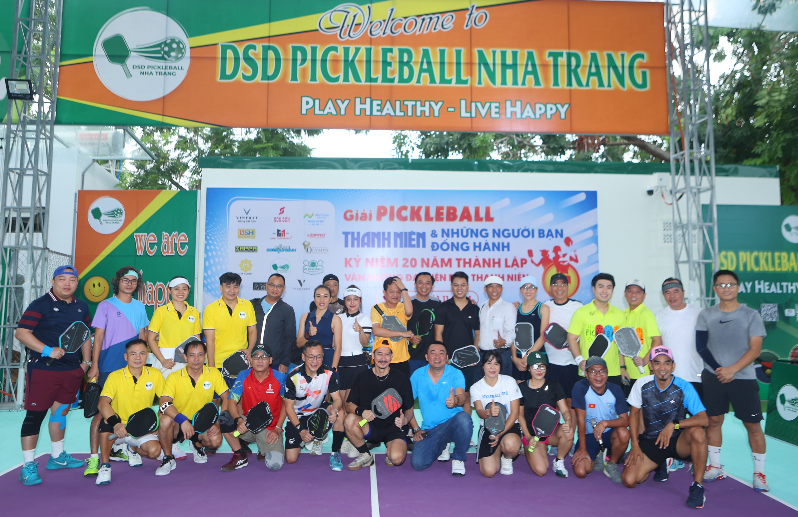 Đông đảo VĐV và bạn bè khắp các miền tề tựu về sân DSD (TP.Nha Trang) tranh tài ở giải pickleball Báo Thanh Niên và những người bạn đồng hành Đông đảo VĐV và bạn bè khắp các miền tề tựu về sân DSD (TP.Nha Trang) tranh tài ở giải pickleball Báo Thanh Niên và những người bạn đồng hành