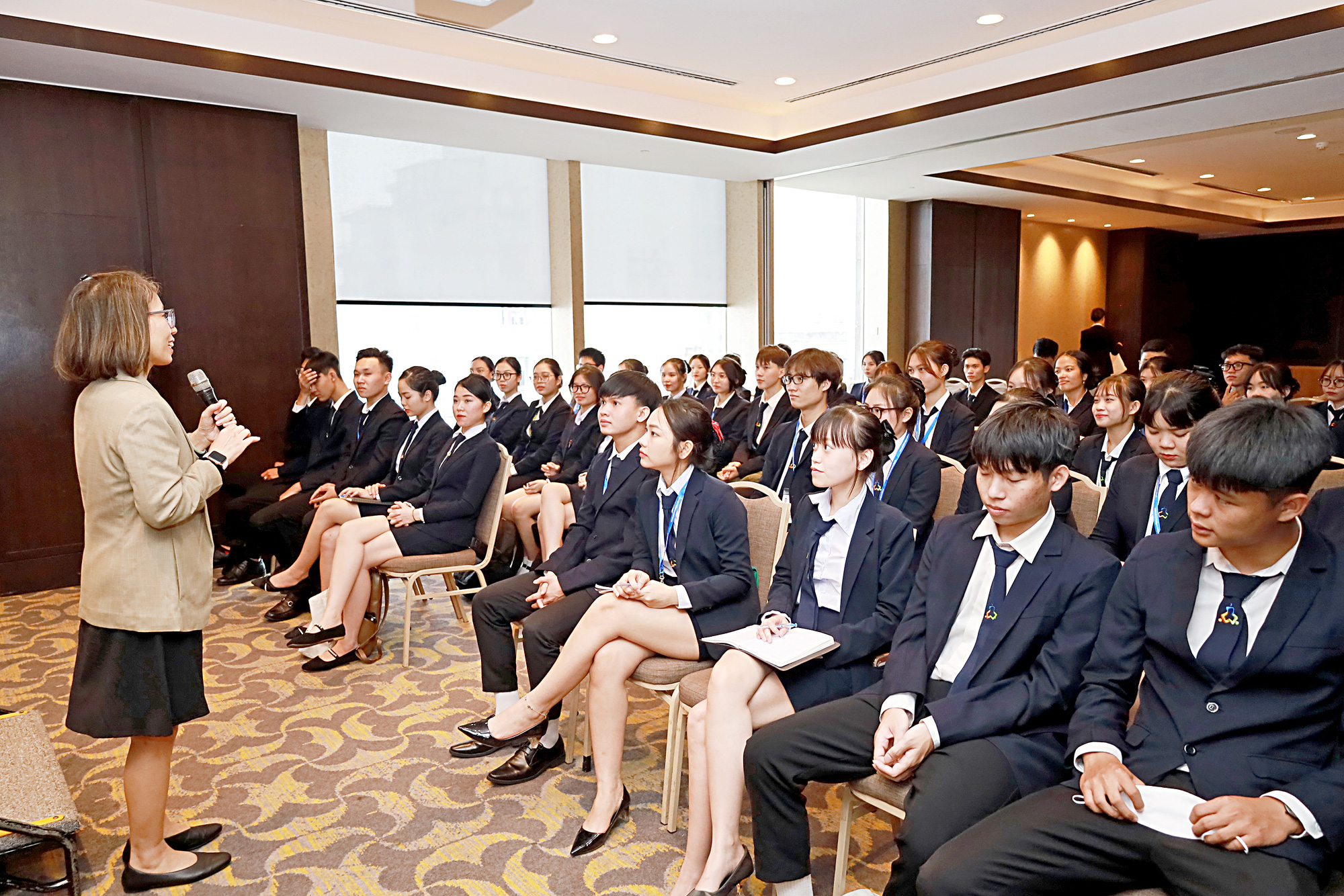 Tôn vinh nhà giáo xuất sắc trong giáo dục nghề nghiệp - Ảnh 1. Tôn vinh nhà giáo xuất sắc trong giáo dục nghề nghiệp - Ảnh 1.