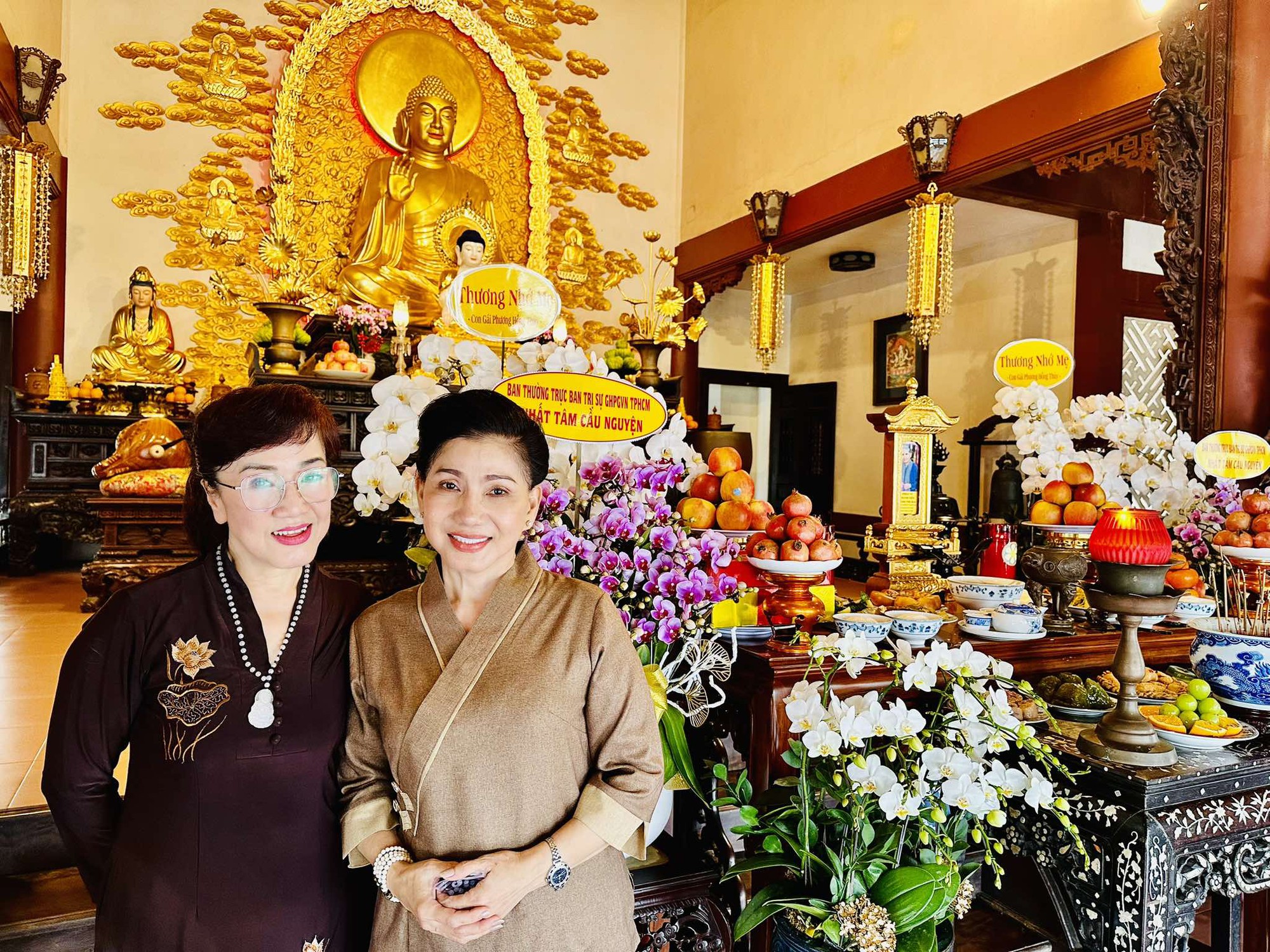 Đông đảo nghệ sĩ dự Giỗ Đông đảo nghệ sĩ dự Giỗ