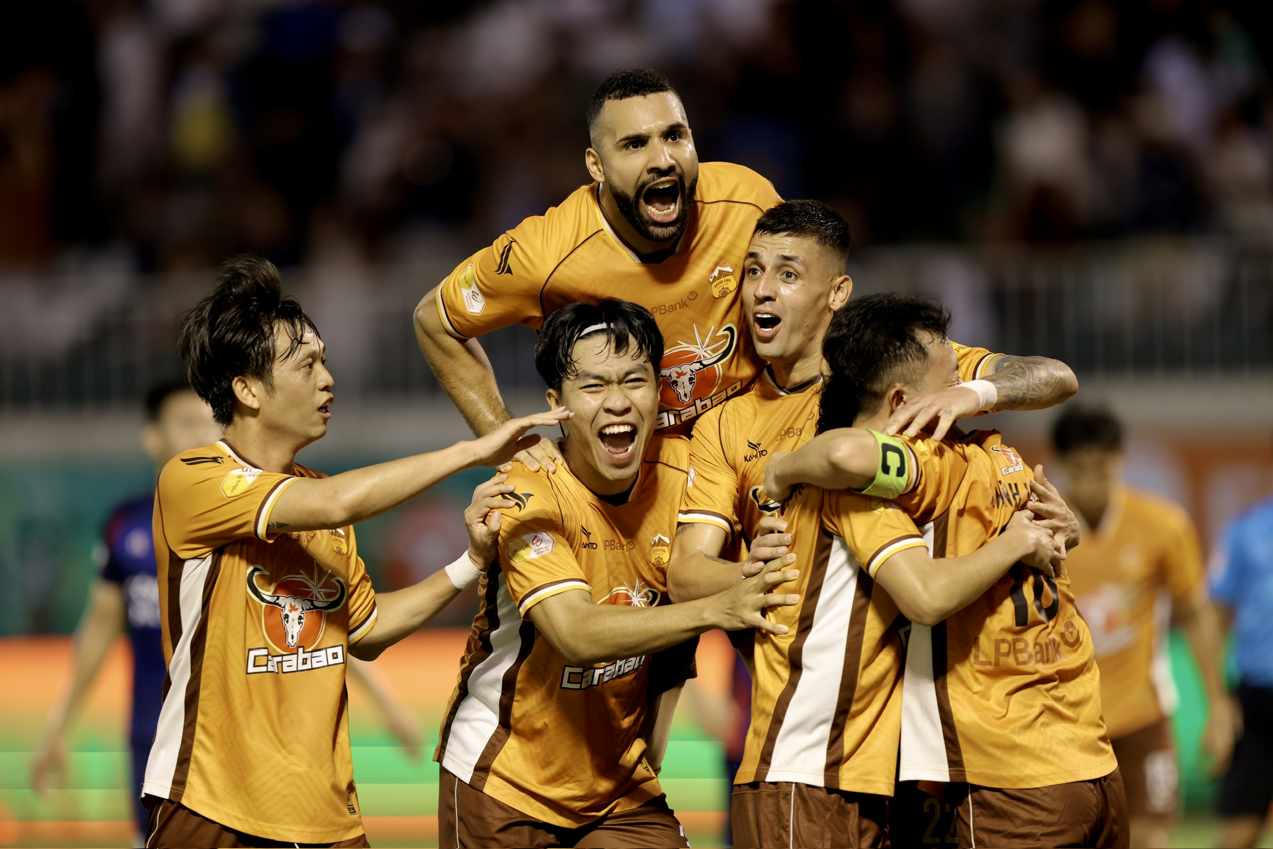Bảng xếp hạng vòng 7 V-League: HAGL tạm độc chiếm ngôi đầu, CLB Bình Dương bị níu chân- Ảnh 1. Bảng xếp hạng vòng 7 V-League: HAGL tạm độc chiếm ngôi đầu, CLB Bình Dương bị níu chân- Ảnh 1.