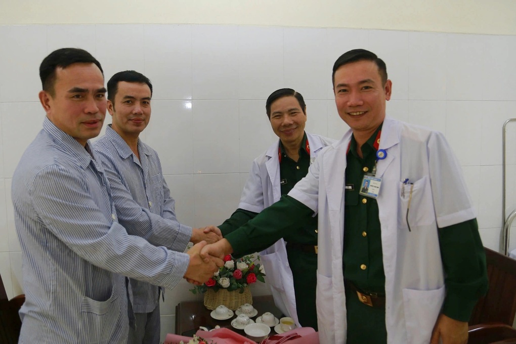 Hai phi công máy bay quân sự Yak-130 được xuất viện - 1 Hai phi công máy bay quân sự Yak-130 được xuất viện - 1