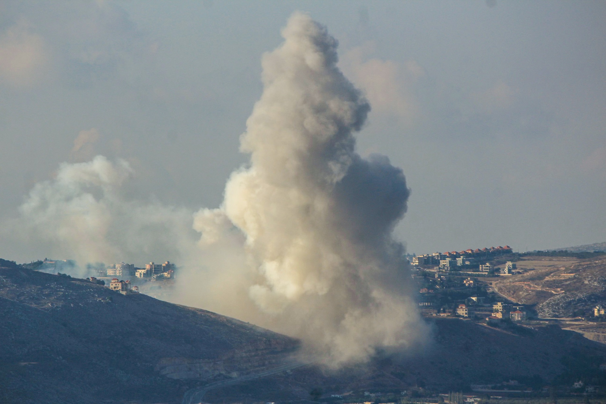 Hezbollah tấn công vào quân Israel- Ảnh 1. Hezbollah tấn công vào quân Israel- Ảnh 1.