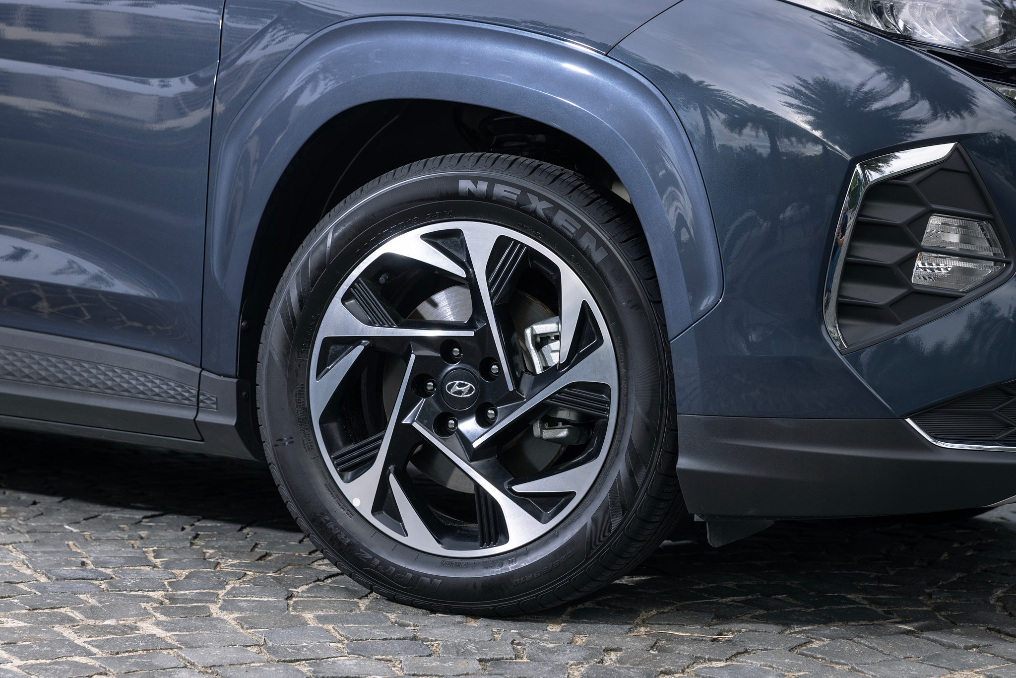 Hyundai Custin - 4 - Vietnam.vn