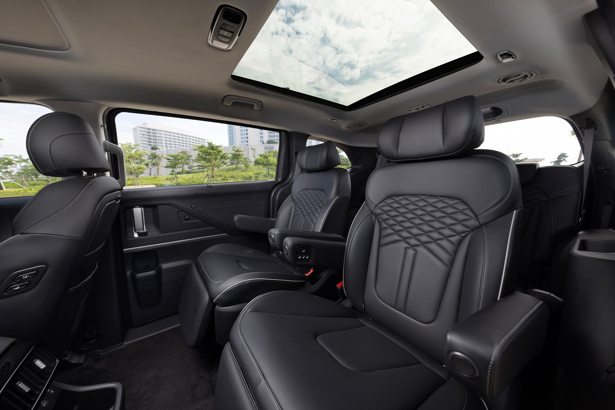 Hyundai Custin - 5 - Vietnam.vn