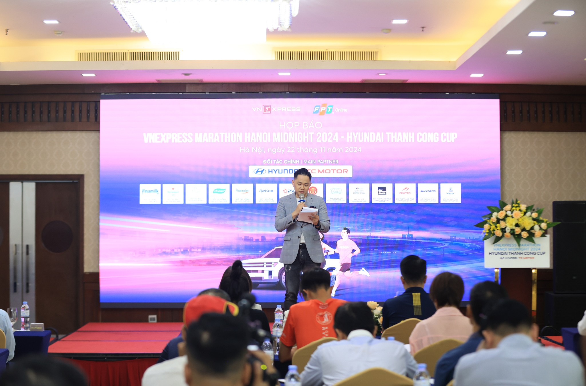 Hyundai Thành Công Việt Nam đồng hành cùng Vnexpress Marathon Ha Noi Midnight 2024 Hyundai Thanh Cong Cup Hyundai Thành Công Việt Nam đồng hành cùng Vnexpress Marathon Ha Noi Midnight 2024 Hyundai Thanh Cong Cup