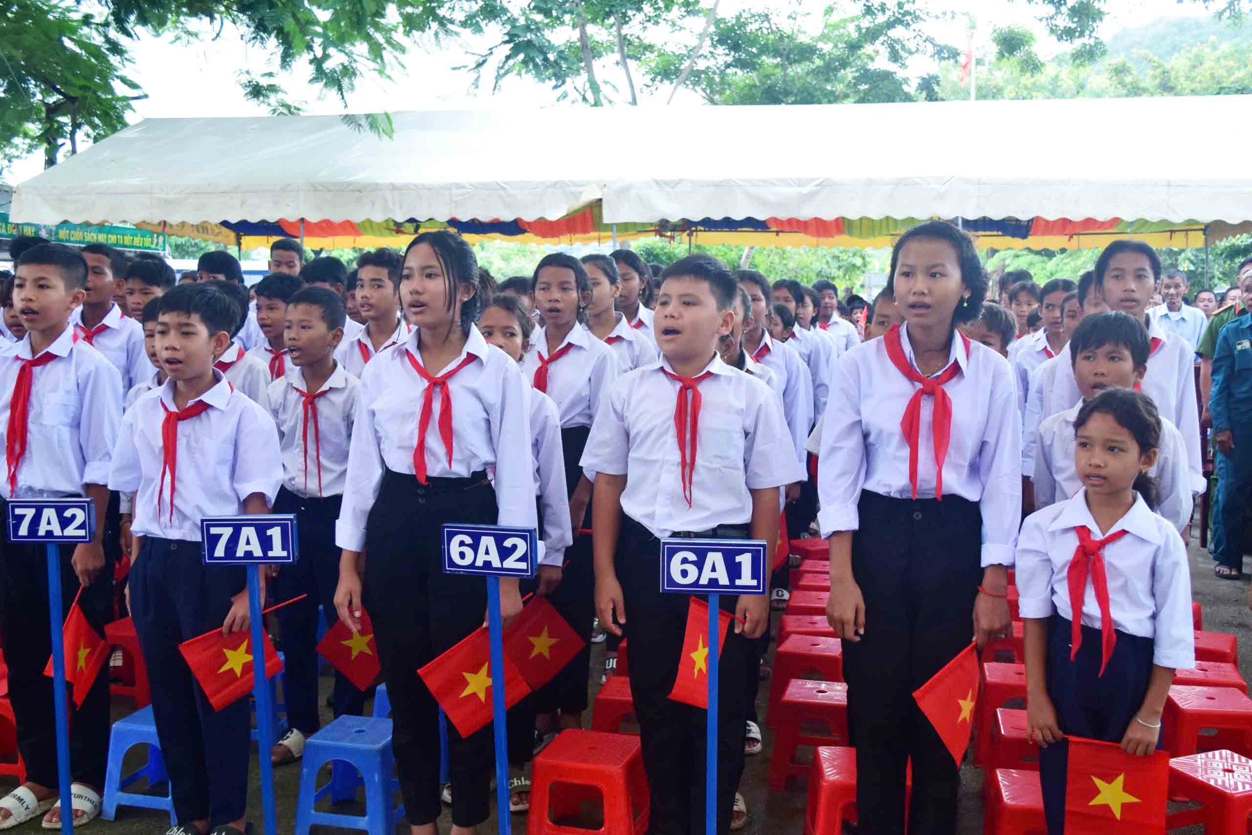 Kết quả thi tốt nghiệp THPT 2020 - 2024: Đồng bằng sông Cửu Long thoát khỏi 'vùng trũng'- Ảnh 1. Kết quả thi tốt nghiệp THPT 2020 - 2024: Đồng bằng sông Cửu Long thoát khỏi 'vùng trũng'- Ảnh 1.
